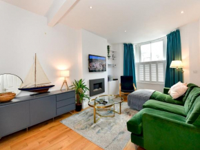 Pass the Keys Classy 3 bedroom house in the heart of Pontcanna